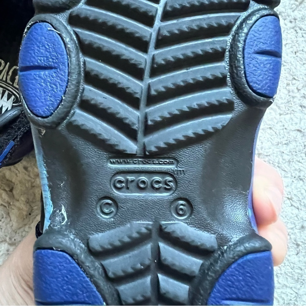 Crocs x Space Jam Basketball Tune Squad Classic All-Terrain Kids’ Clogs Shoes - Picture 11 of 13